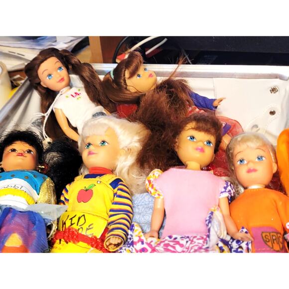 14 Dolls,11" 10" & 8" Vintage Kid Kore Fashion Dolls,Clothes & Fashion Case Lot - Picture 11 of 13